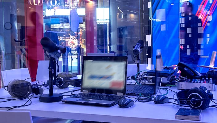 Más allá de la tecnología: Impulsando la adopción y la creatividad en la era digital